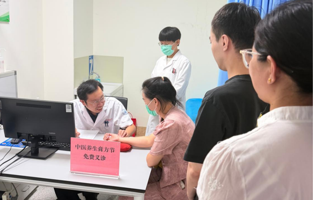 践行健康使命  情系百姓安康—— 山一大附属消化病医院“服务百姓健康行动”双线义诊暖人心