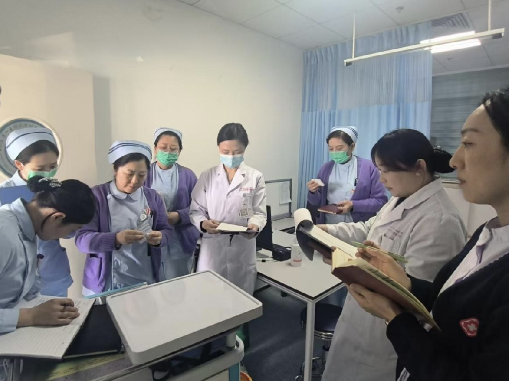 绷紧安全弦 守护平安年 ——我院开展春节前护理安全专项检查